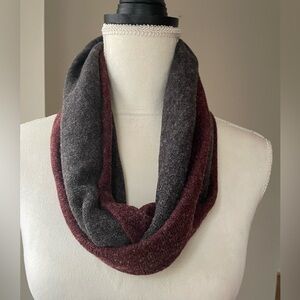 Neck warmer color maroon & grey